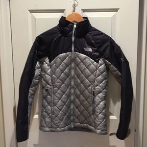 Size Small woman’s North Face Jacket